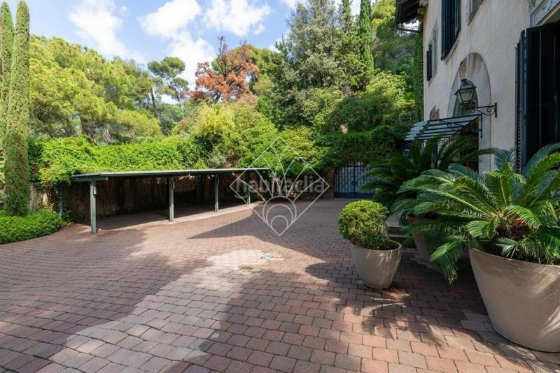 Foto be0a26f9-42c0-4037-b359-1b417d70ce28. Casa exclusiva casa en el corazón en Putget - Farró Barcelona