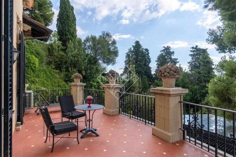 Foto e6703eb8-77a2-4fdf-913f-208090b3dd78. Casa exclusiva casa en el corazón en Putget - Farró Barcelona