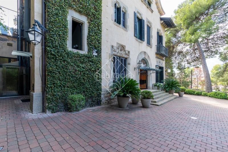 Foto f77b7aaf-2693-46fe-b1c8-9cc5f99014ed. Casa exclusiva casa en el corazón en Putget - Farró Barcelona