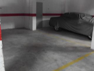 Car parking in Avenida Marysol 20