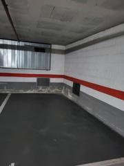 Aparcament cotxe  Carrer de sant bartomeu. Plaza de parking mercado llefia
