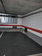 Autoparkplatz in Llefià. Garaje en venta en llefià.