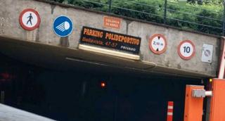 Aparcament cotxe a Carrer de bellavista 47. Plaza de parking mercado llefia