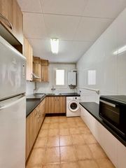 Pis a Montgat. Piso en venta en mallorquines, 2 dormitorios.