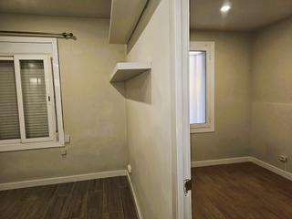 Appartement  Carrer de melcior de palau. Piso reformado en sants-montjuïc – planta baja lista para entrar