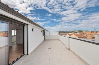 Zweistöckige Wohnung in Carrer de las navas de tolosa 101