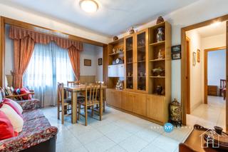 Pis  Carrer d'albinyana. Gran ocasión en terrassa: 3 habitaciones y muchas posibilidades