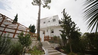 Casa adossada  Calle 290, la cañada. Vivienda bifamiliar con jardín privado en la zona verde de la ca
