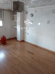 Piccolo appartamento  Avenida del país valencia. Amplio apartamento esquinero con gran potencial de inversión en