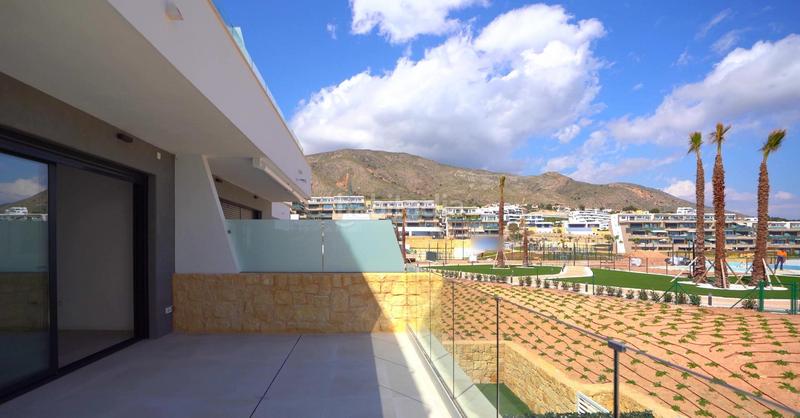 Foto 5362ee90-7b8a-4354-b90d-00c4b63c85db. Casa amb aparcament piscina a Finestrat pueblo Finestrat