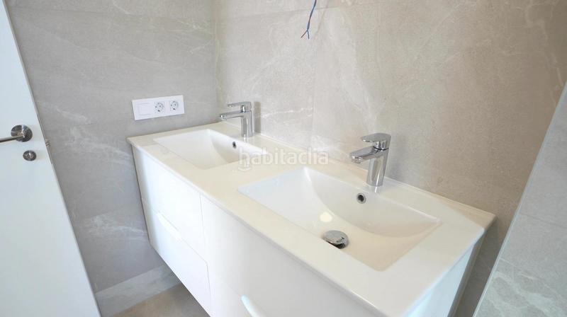 Foto 8a975890-71de-4c7a-bddd-1aae333e75dc. Casa amb aparcament piscina a Finestrat pueblo Finestrat