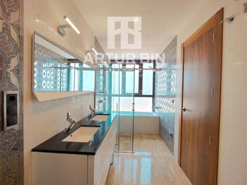 Foto 9a735bac-d020-40e2-b859-fe4f30342b21. Chalet avec parking piscine dans Rincón Alto Benidorm