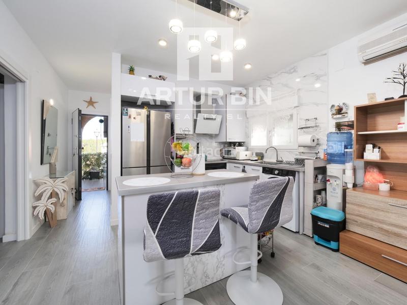 Foto ad745c89-e2f7-4df3-8900-7c3ac7c3cfa0. Casa a schiera con piscina in Riba - roja de Túria