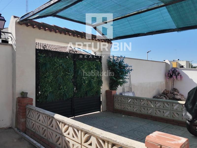 Foto e49fad20-ebde-4609-82bc-99c2cc847152. Casa a schiera con piscina in Riba - roja de Túria