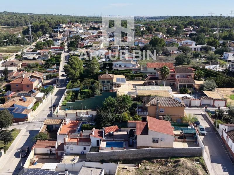 Foto ae61fafa-d2cc-4f59-8027-a6996f981add. Maison jumelée avec piscine dans Riba - roja de Túria