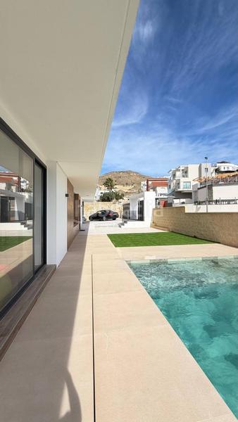 Foto ac80c1d8-0e69-47f9-94c8-e763053e0a9d. Chalet avec parking piscine dans balcón de Finestrat-terra marina Finestrat