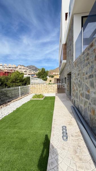 Foto eb514780-b191-43d8-81f1-599e503ecaf6. Xalet amb aparcament piscina a balcón de Finestrat-terra marina Finestrat