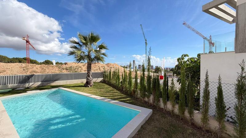 Foto a8427faf-b42c-44ad-92b7-90973078c906. Chalet with pool in Golf Bahía Finestrat