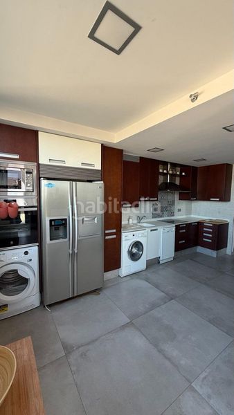 Foto 718a9141-d1b3-43c9-8f64-2227bde3dc87. Àtic amb aparcament piscina a Penya-Roja - Avda. Francia Valencia