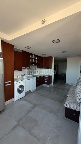 Foto dff885f3-61b5-4db6-8a47-606b9c3b6854. Àtic amb aparcament piscina a Penya-Roja - Avda. Francia Valencia