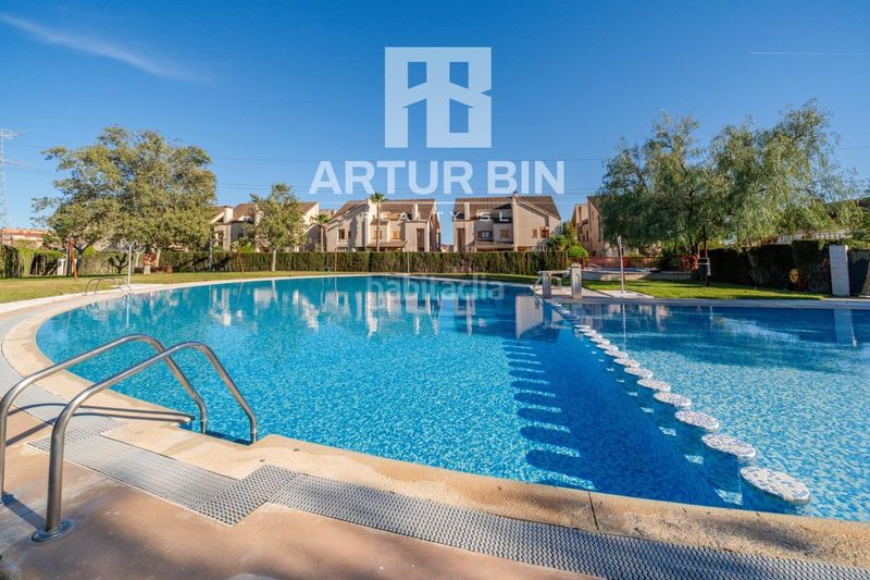 Foto 0b4dd1a2-0fc1-4e78-bef3-9e669f9f0cd8. Casa adossada amb aparcament piscina a Mas Camarena Bétera