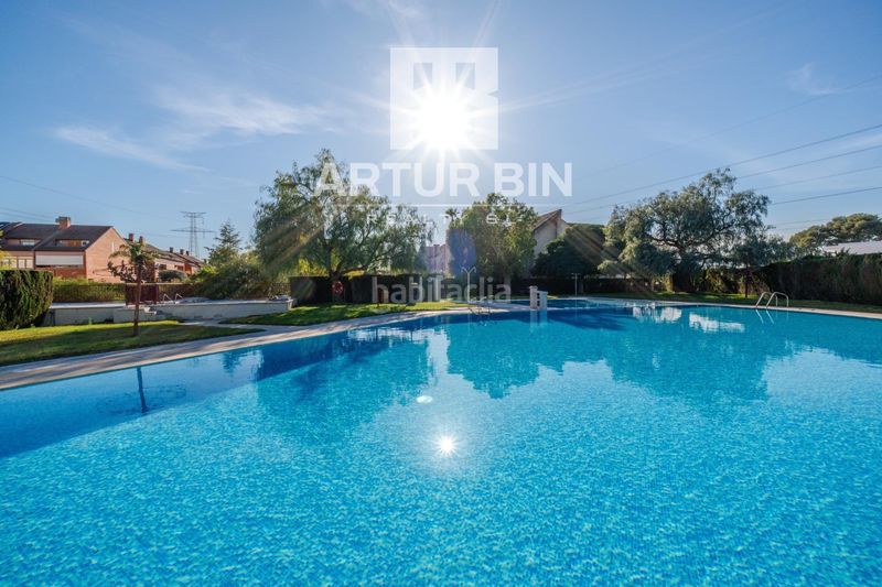 Foto 1e397350-81b3-452c-b5d5-d26b3c3515b4. Casa adossada amb aparcament piscina a Mas Camarena Bétera