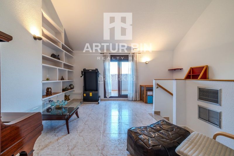 Foto 50619bd2-c7ae-4561-82ea-6a966370f7ec. Casa adossada amb aparcament piscina a Mas Camarena Bétera