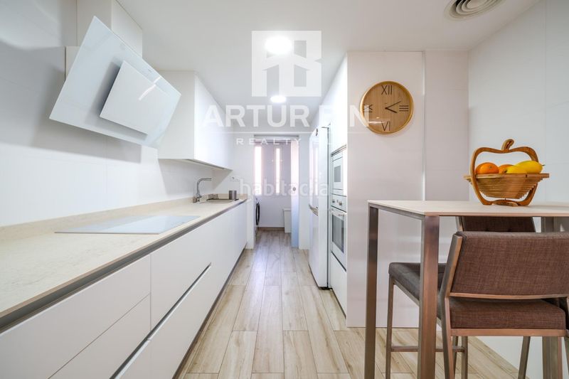 Foto 5756f98c-cec9-4df4-8f7d-b5a4c2b3c32e. Casa adossada amb aparcament piscina a Mas Camarena Bétera