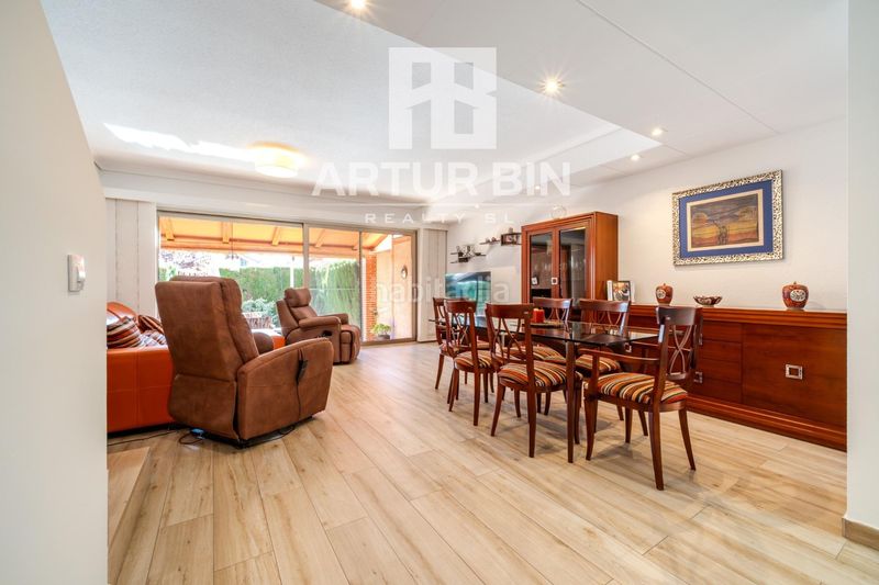 Foto 73838fa5-e792-451c-b4e1-2b9a8328ab8d. Casa adossada amb aparcament piscina a Mas Camarena Bétera