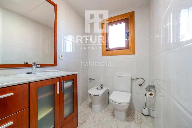 Foto 74aad289-08b6-4317-87e3-615c0d06dc48. Casa adossada amb aparcament piscina a Mas Camarena Bétera