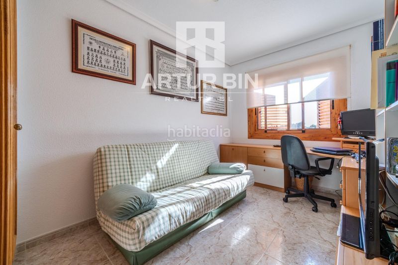 Foto bd39f315-91a5-4fc1-b7f1-0ea366a74b85. Casa adossada amb aparcament piscina a Mas Camarena Bétera