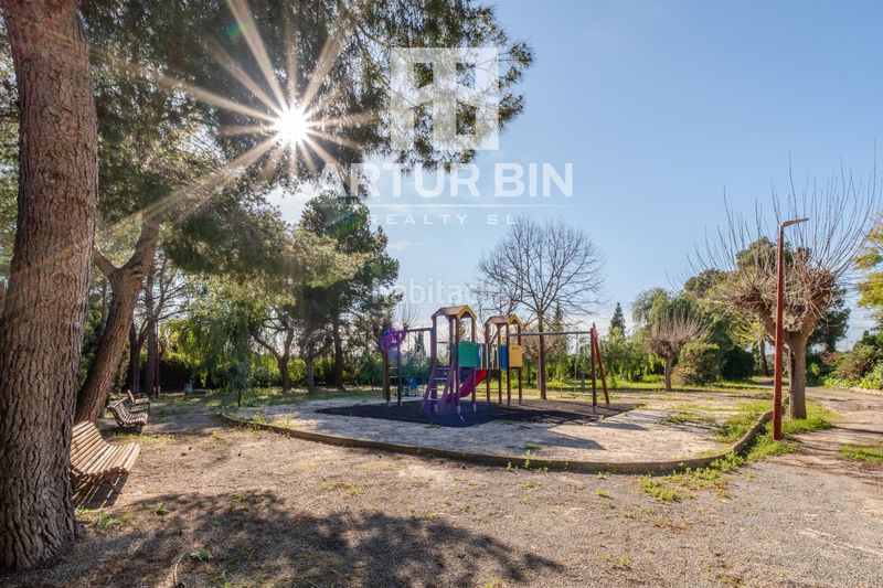 Foto d36543e6-7594-432c-ae1f-a6cefbdf33bf. Casa adossada amb aparcament piscina a Mas Camarena Bétera