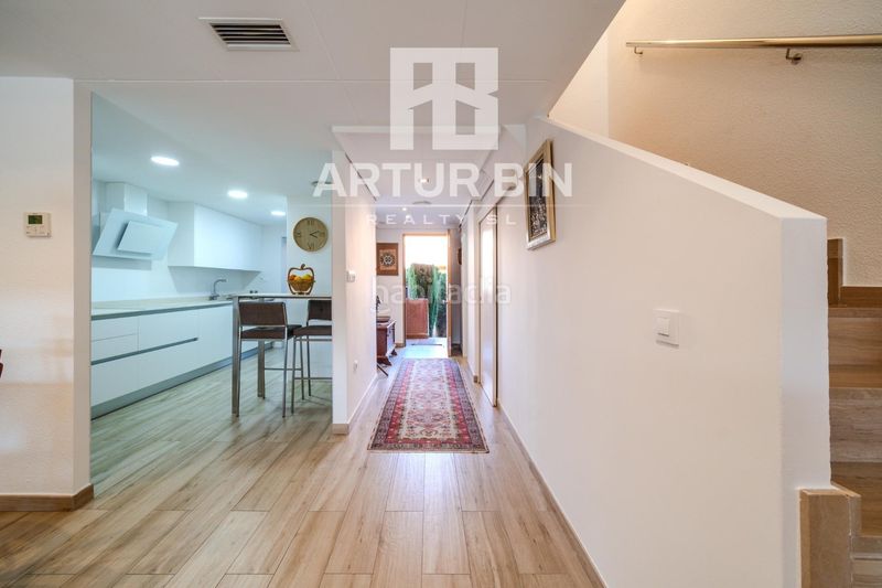 Foto faa7e7d2-82ac-492d-8254-bddb1e53f83f. Casa adossada amb aparcament piscina a Mas Camarena Bétera