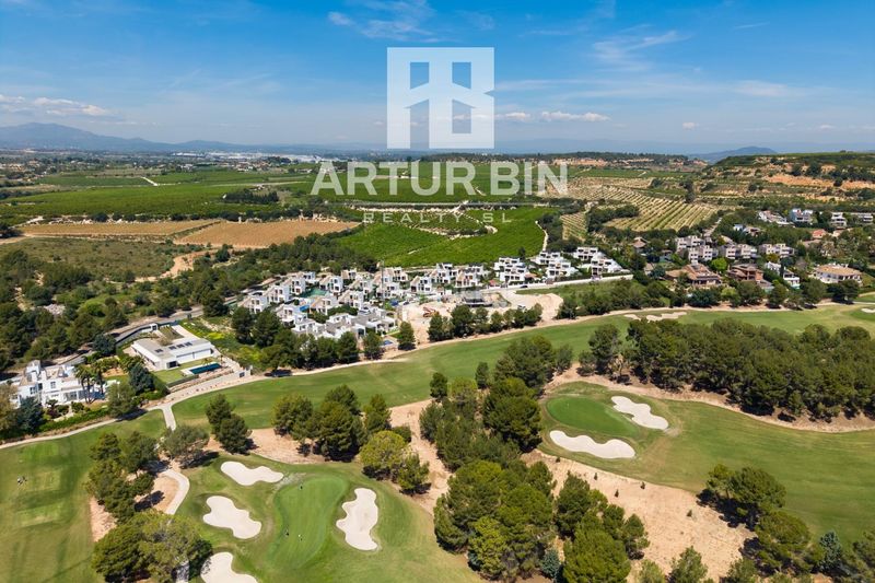 Foto b3493612-92a7-42a7-b64b-570f35d007ac. Casa amb aparcament a El Bosque Chiva