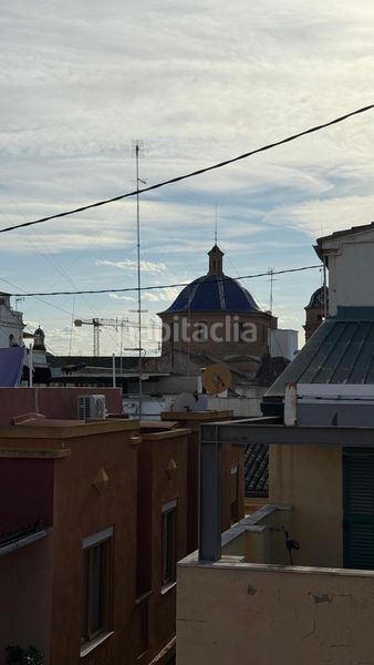 Foto c2edaa88-ead8-4f43-bff2-74b2e6c5e9d9. Pis a La Seu Valencia