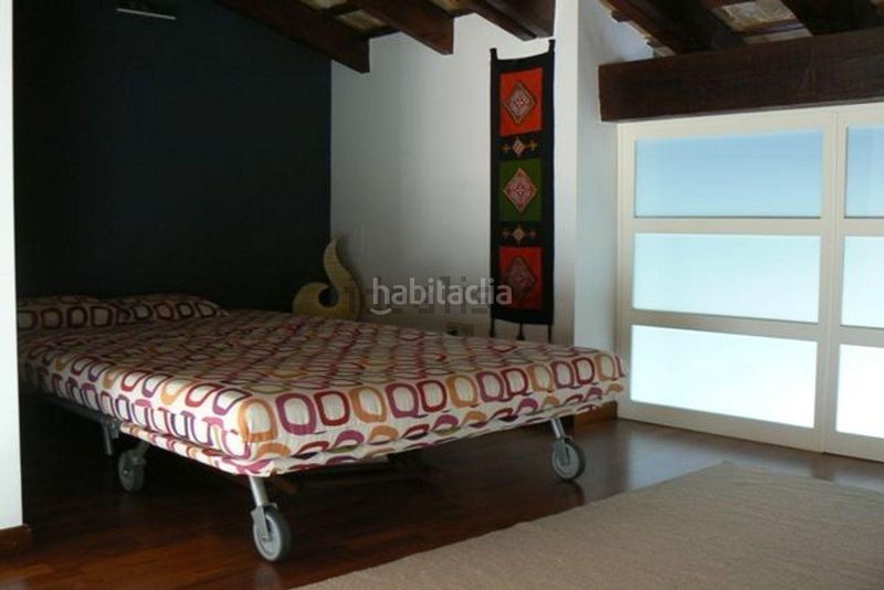 Foto e73edd2a-a3bd-4d9a-8279-36abfeabfb32. Àtic a Russafa Valencia