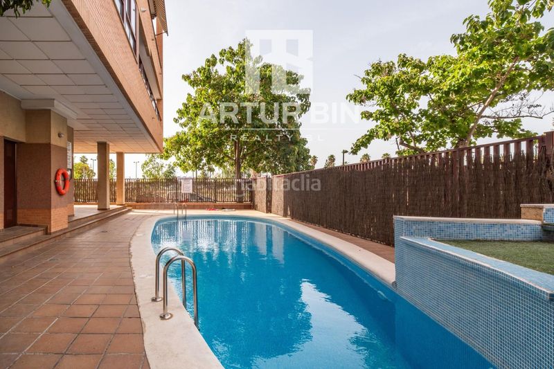 Foto bf7b2c2b-f94f-4557-93d1-f543c1787013. Àtic amb calefacció aparcament piscina a Barrio de Campanar Valencia