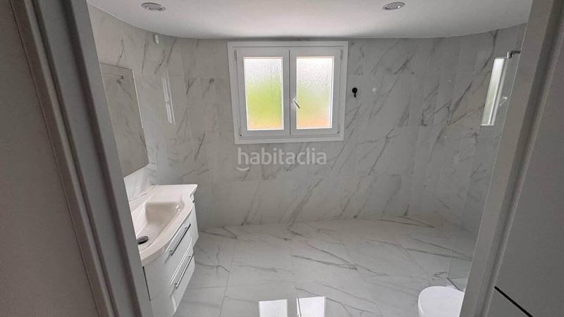 Foto c577f525-36d9-4cc7-b587-fb99e0c036ed. Casa amb aparcament piscina a Mascarat Altea