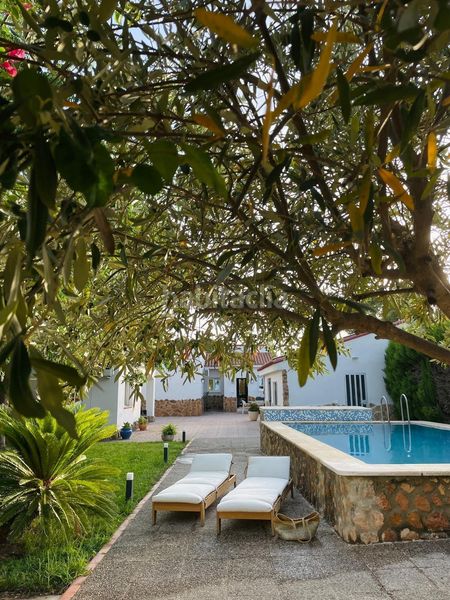 Foto fcf83ddf-58ed-4571-95aa-6e992a6a0e9b. Casa amb calefacció aparcament piscina a Urbanizaciones Llíria