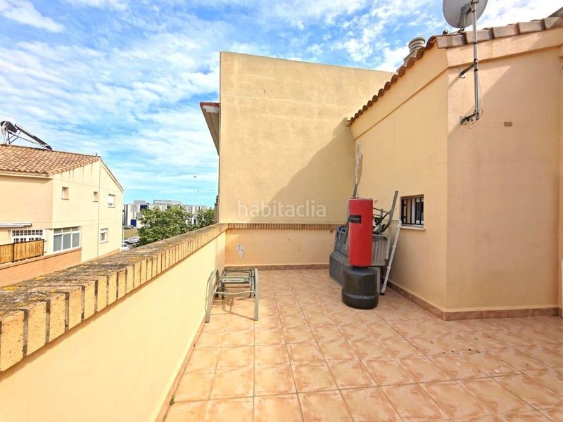 Foto bbfa57df-8e3b-420d-bb7f-c64b60607639. Casa adossada amb aparcament a Zona Alta Puçol