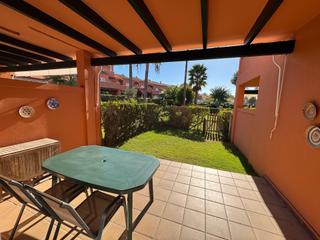 Casa adossada a Novo Sancti Petri. Adosado con jardín privado en novo sancti petri, a solo 700 metr