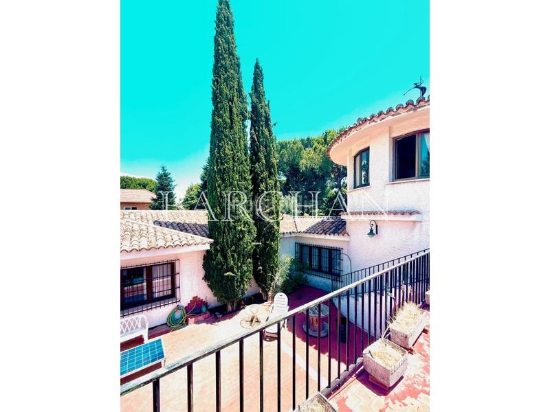 Foto 1996d195-529d-4bba-b39b-3f117b80e3d1. Haus mit parking pool in Bonanza Boadilla del Monte