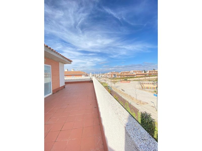 Foto 199bd2bc-56ec-438e-b1d3-7647af951e55. Penthouse with parking in Centro Villaviciosa de Odón