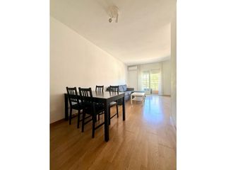 Location Appartement  C. del espejo, 14. Fantástico piso de alquiler 3 dormitorios para estudiantes
