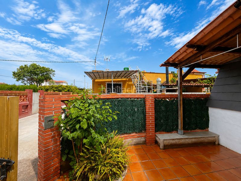 Foto 371a8862-e4fb-43f1-ba21-4d584f6e83b3. Casa aparellada a Playa-Ben Afeli Almazora / Almassora