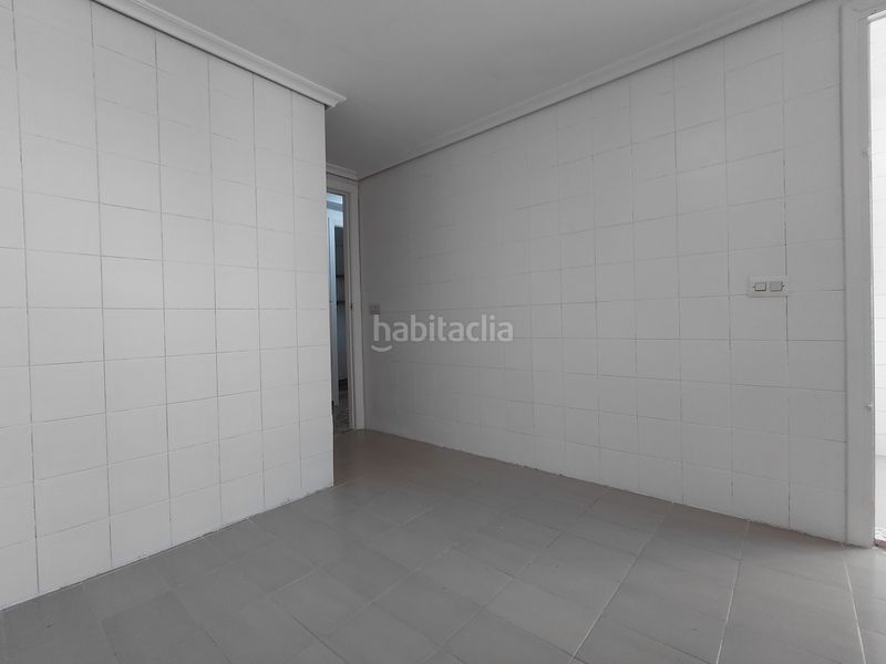 Foto c56f0f0f-6c0d-4076-bcc1-e4a64793fa25. Rent flat in Centro Almazora / Almassora