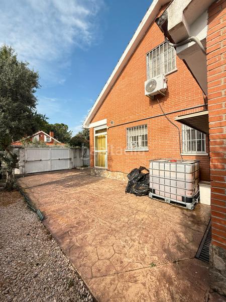 Foto d6b4d1e7-1f6e-4066-8df5-84efd775f216. Chalet mit kamin heizung parking in Pioz