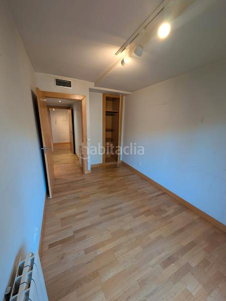 Foto 508e9dd2-a43f-485d-aeef-bce2b4149b42. Piso en calle josé antonio andrés rodríguez 5 amplio piso en valdeluz – con terraza, piscina, pádel y todo lo que necesitas en Yebes
