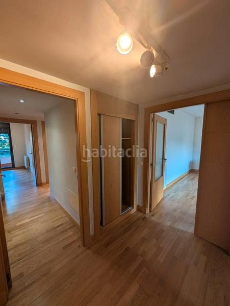 Foto 8e59a6f1-b7f2-42a4-870d-65fbde08a3b0. Piso en calle josé antonio andrés rodríguez 5 amplio piso en valdeluz – con terraza, piscina, pádel y todo lo que necesitas en Yebes