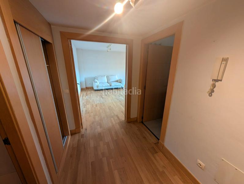 Foto a622daec-0784-4816-ab57-6fe7b6ff5bf6. Piso en calle josé antonio andrés rodríguez 5 amplio piso en valdeluz – con terraza, piscina, pádel y todo lo que necesitas en Yebes